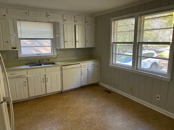 2020 Lintwood Dr #A, Clarksville, TN 37042