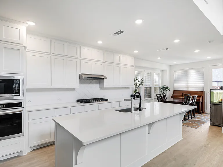 2712 Biltmore Dr — Photo 10