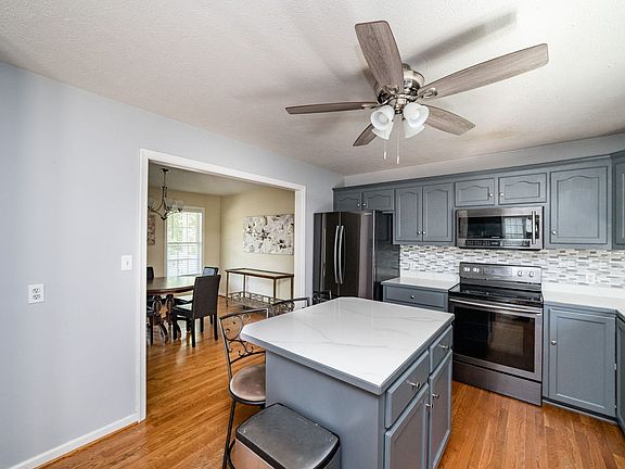 5th image of 72 Viking Dr