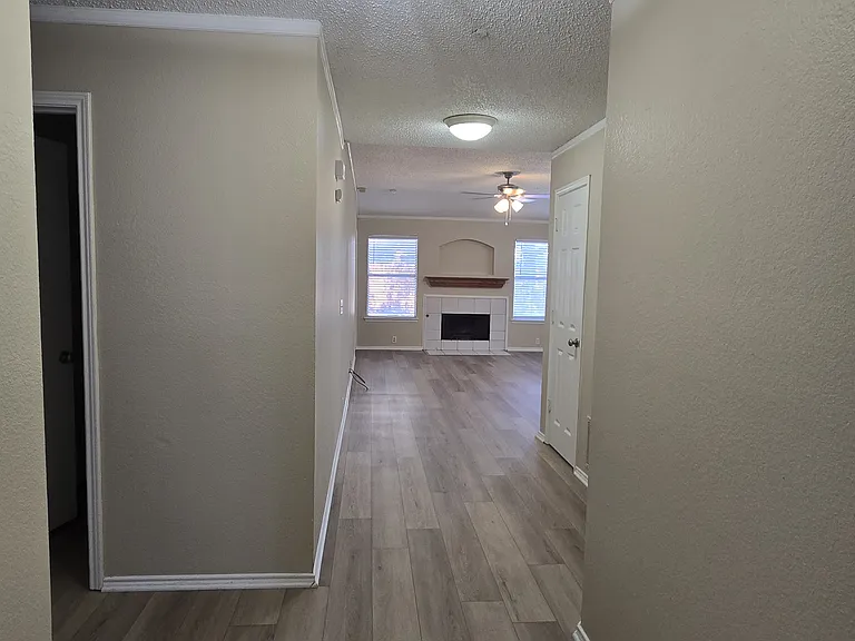 1108 Springcreek Dr — Photo 5