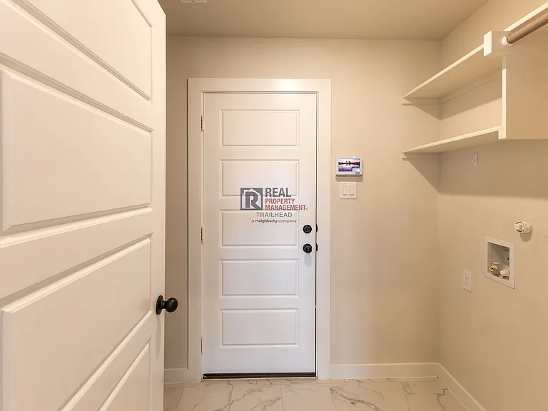 124 Mesa Dr — Photo 22