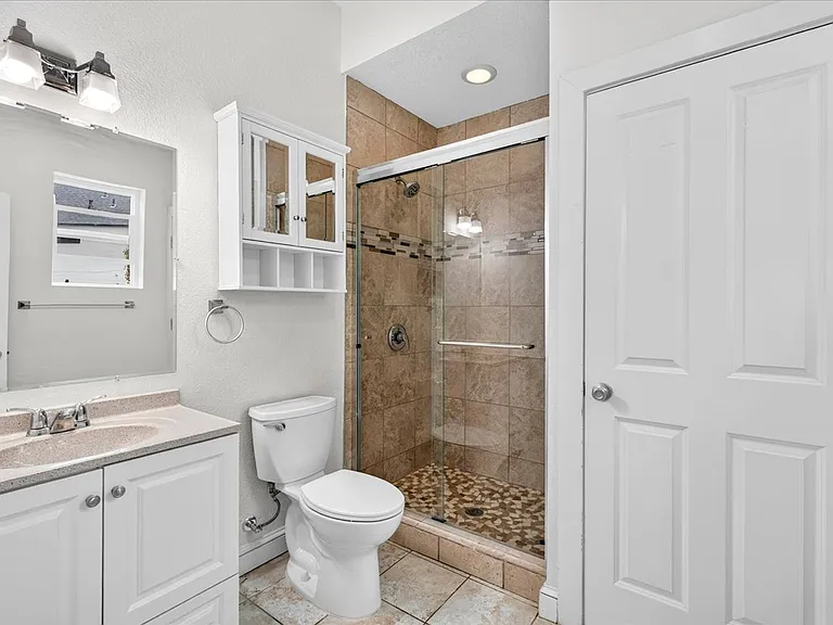 3777 N Franklin St — Photo 16
