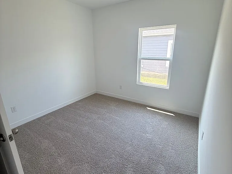 9203 Hemingway Dr — Photo 6