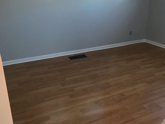 5th image of 2324 Carew Ave