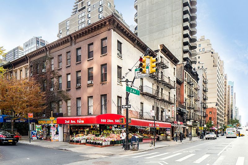2nd image of 302 E 50th St APT 2B