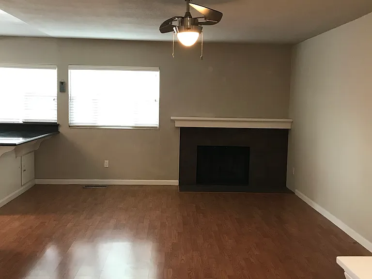 723 Joseph Ct — Photo 10