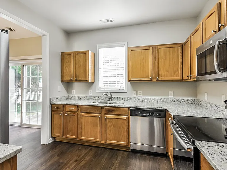 2716 Lead Crystal Ct — Photo 6