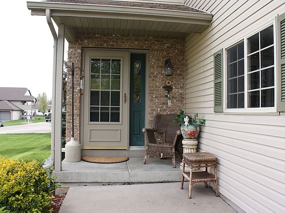 2nd image of 568 Woodland Dr