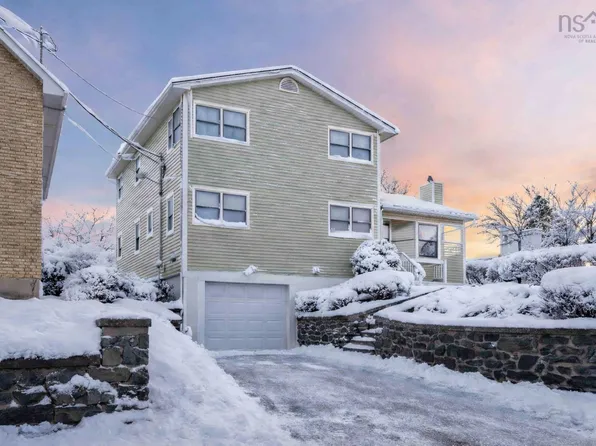42 Lodge Dr, Halifax, NS B3M 2G7