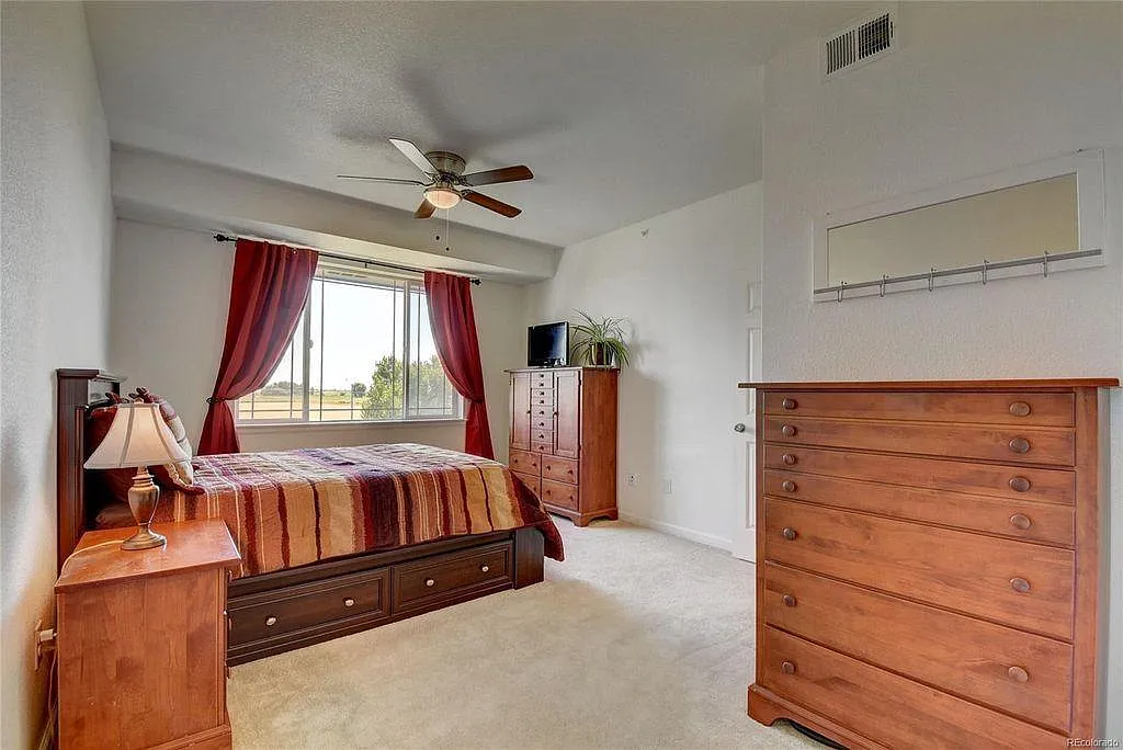 3 bed, 1308 sqft, $1,975 — Photo 4