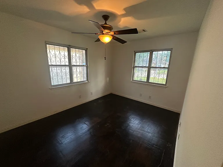 5131 Cortelyou Ln — Photo 9