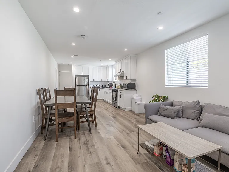 1183 Rolland Curtis Pl #4 — Photo 2