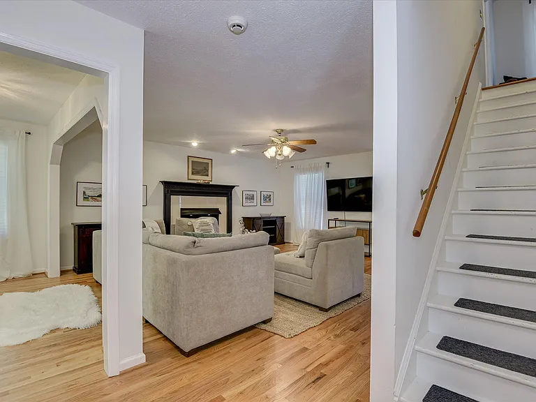 869 Hickory Ridge Rd — Photo 11