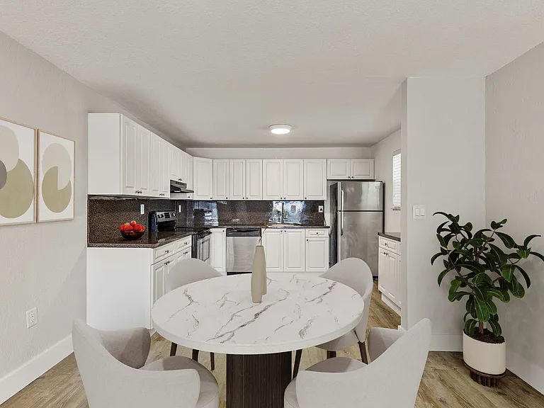 Sunworld Apartments — Photo 12