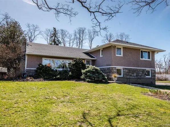 13 Westland Drive, Glen Cove, NY 11542