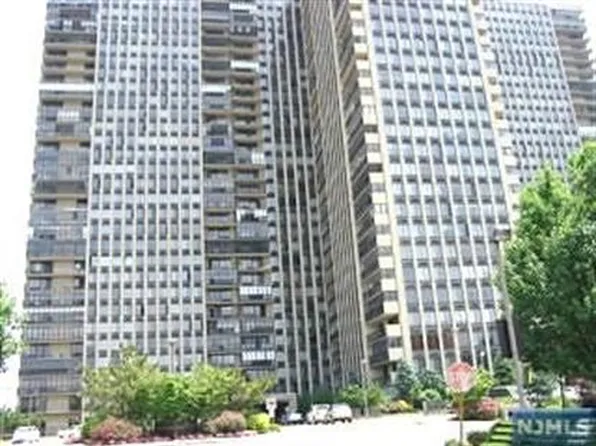200 Winston Dr #C2116-2116, Cliffside Park, NJ 07010