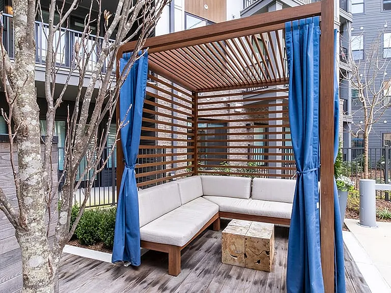 Cortland Oleander — Photo 38