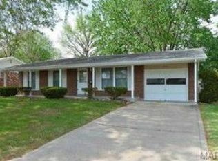 1315 Chargene St, Saint Charles, MO 63301