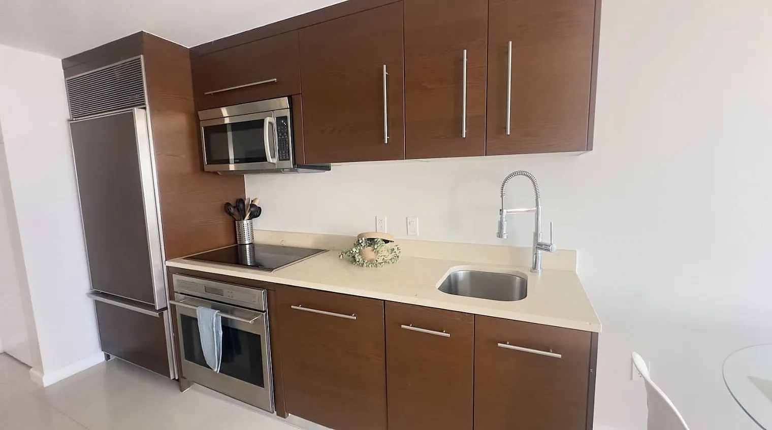 Studio, 1.0 bath, 484 sqft, $2,943 — Photo 2