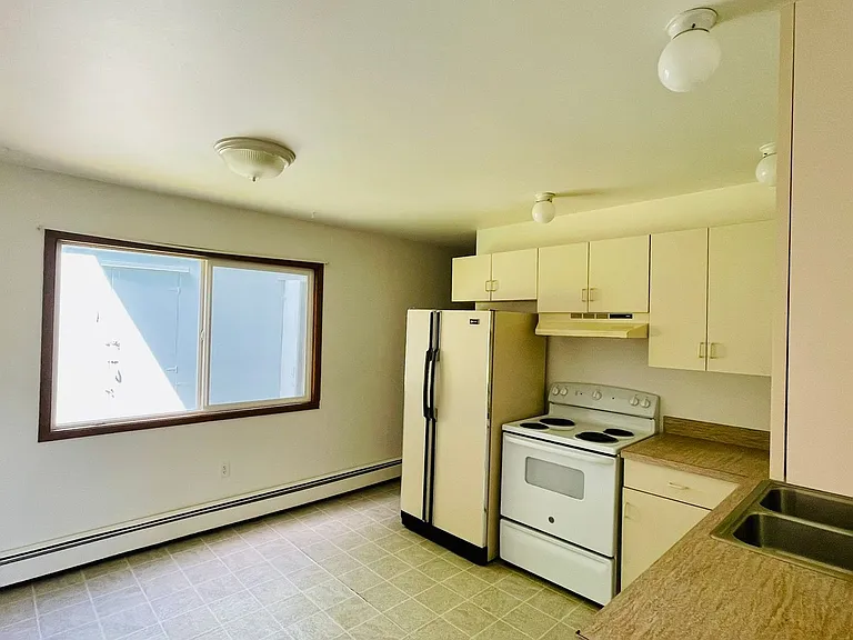 1113 Larch St — Photo 9
