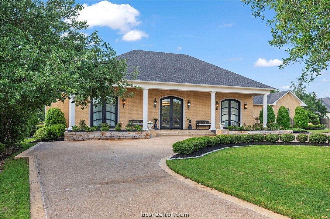 4211 Serrano Ct