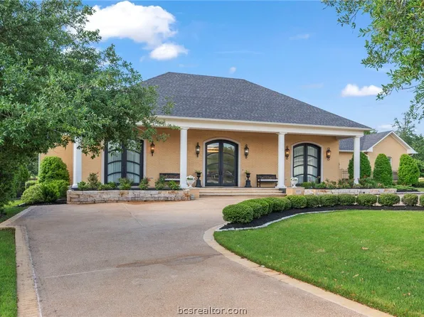 4211 Serrano Ct, Bryan, TX 77802
