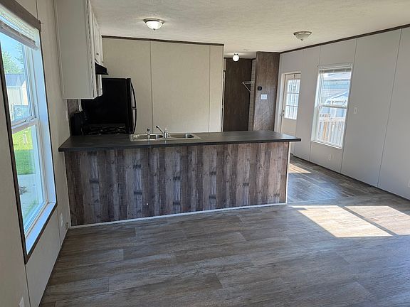 4th image of 2109 Eagle Dr #241