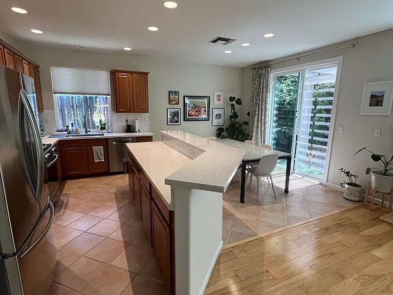 3820 Vistosa Ct — Photo 6