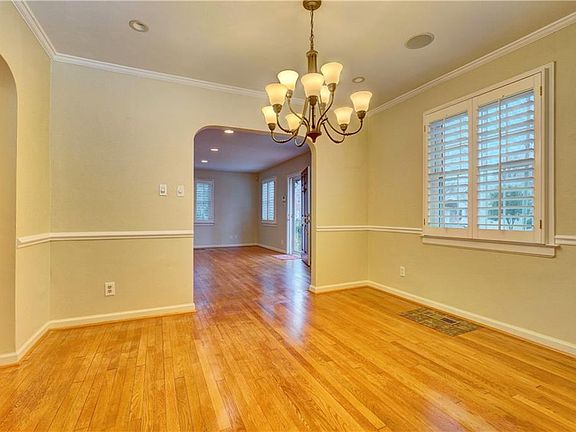 4th image of 5428 Argall Cres