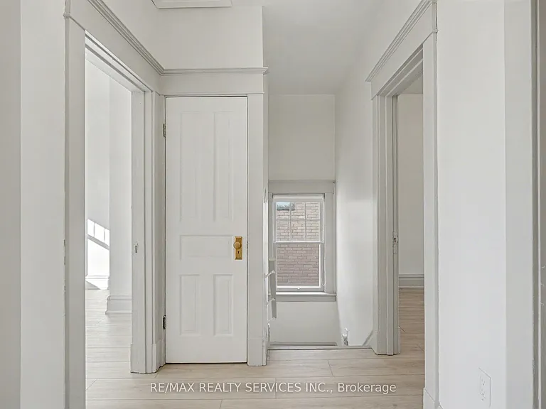 39 Fielden Ave — Photo 18