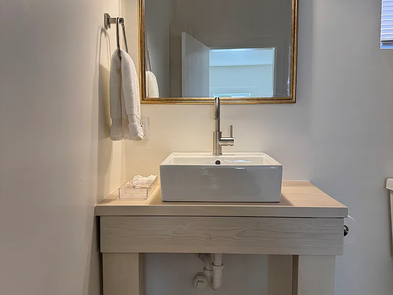 422 S Thor St — Photo 16