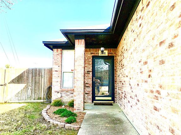 2nd image of 3905 Overlake Dr