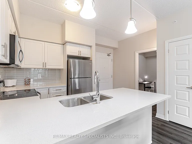 610 Farmstead Dr #315 — Photo 9