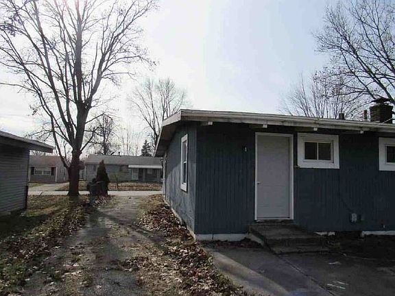 3rd image of 1660 Duxberry Ave