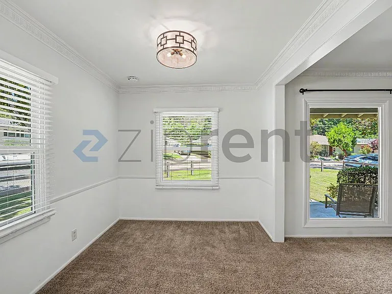 7357 Forest Ave — Photo 11