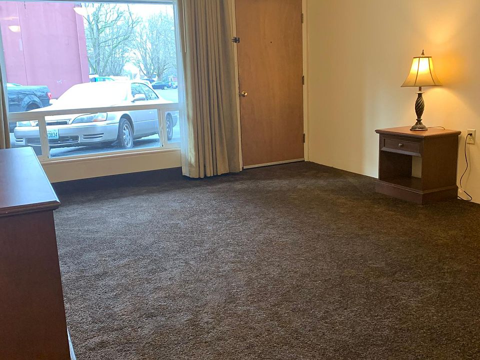 2nd image of 1405 17th Ave #133