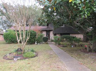 725 Sharon Hills Dr, Biloxi, MS 39532