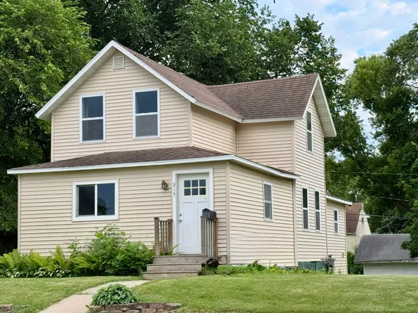 315 W Channing Ave, Fergus Falls, MN 56537