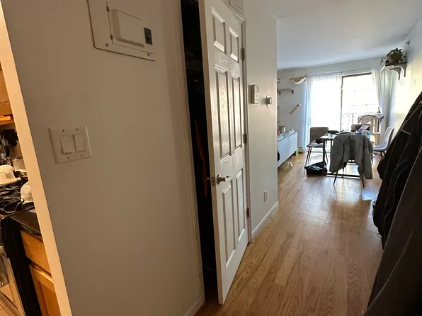 22-14 Astoria Boulevard image 7 of 14