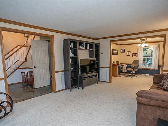 5th image of 16868 Wolf Run Cir