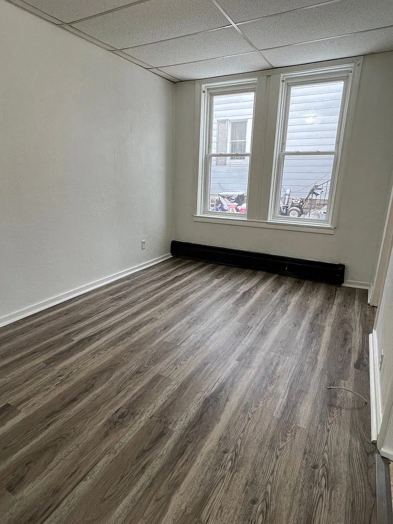 514 W 16th St — Photo 1