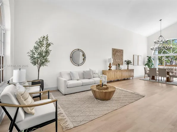 9732 NW 32nd St, Doral, FL 33172