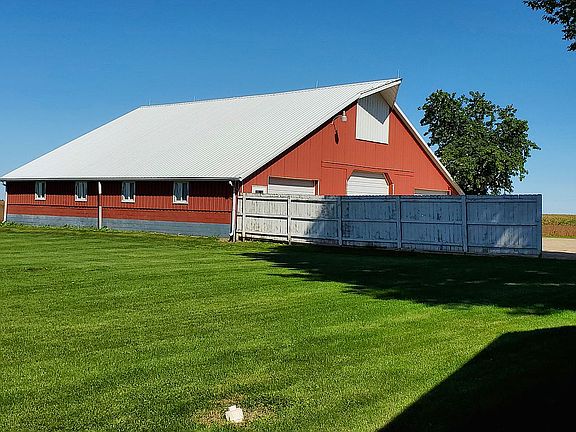 large barn with 3 doors. New