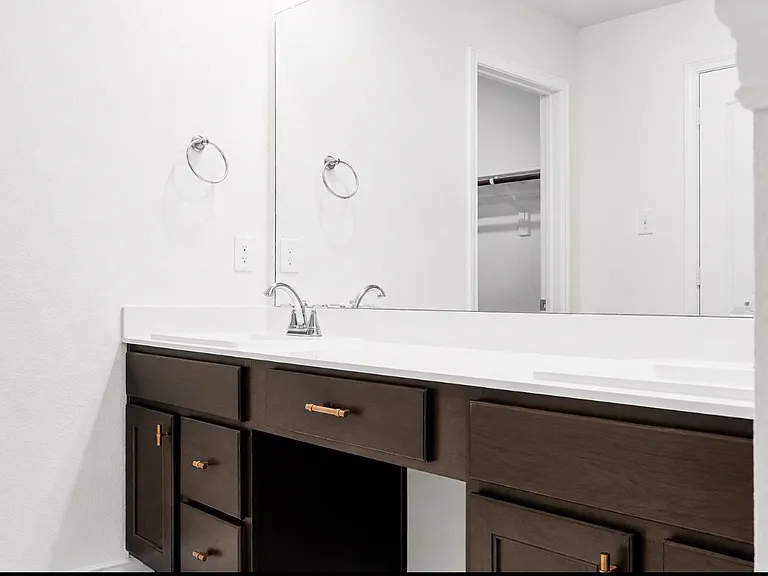 3730 Malibu Dr — Photo 18
