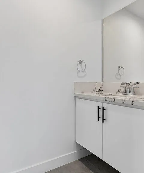 11444 Oxnard St #1/2 — Photo 18