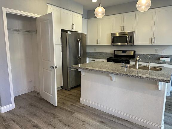 4th image of 56 Linden Ln