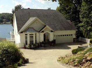 879 Kingsway Cir, Howard, OH 43028