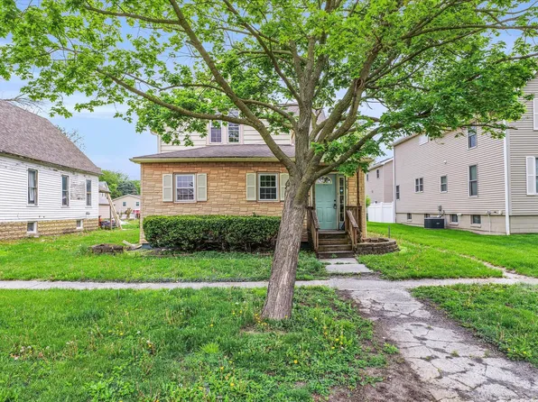 408 N State St, Gibson City, IL 60936