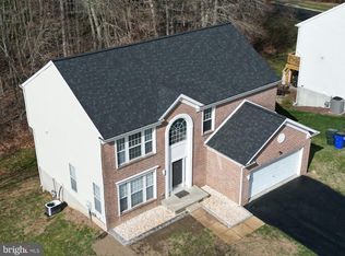 19 Walnut Green Way, Newark, DE 19702