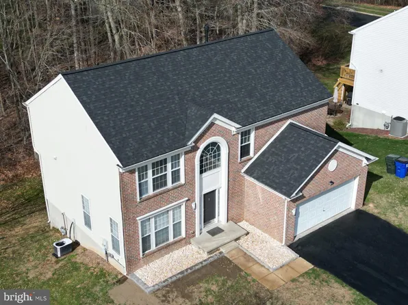 19 Walnut Green Way, Newark, DE 19702